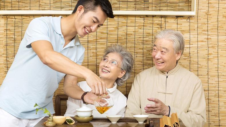 有一种精神内伤,叫做跟父母聊工作